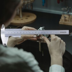 PRECYZYJNA SUWMIARKA NONIUSZOWA WURTH